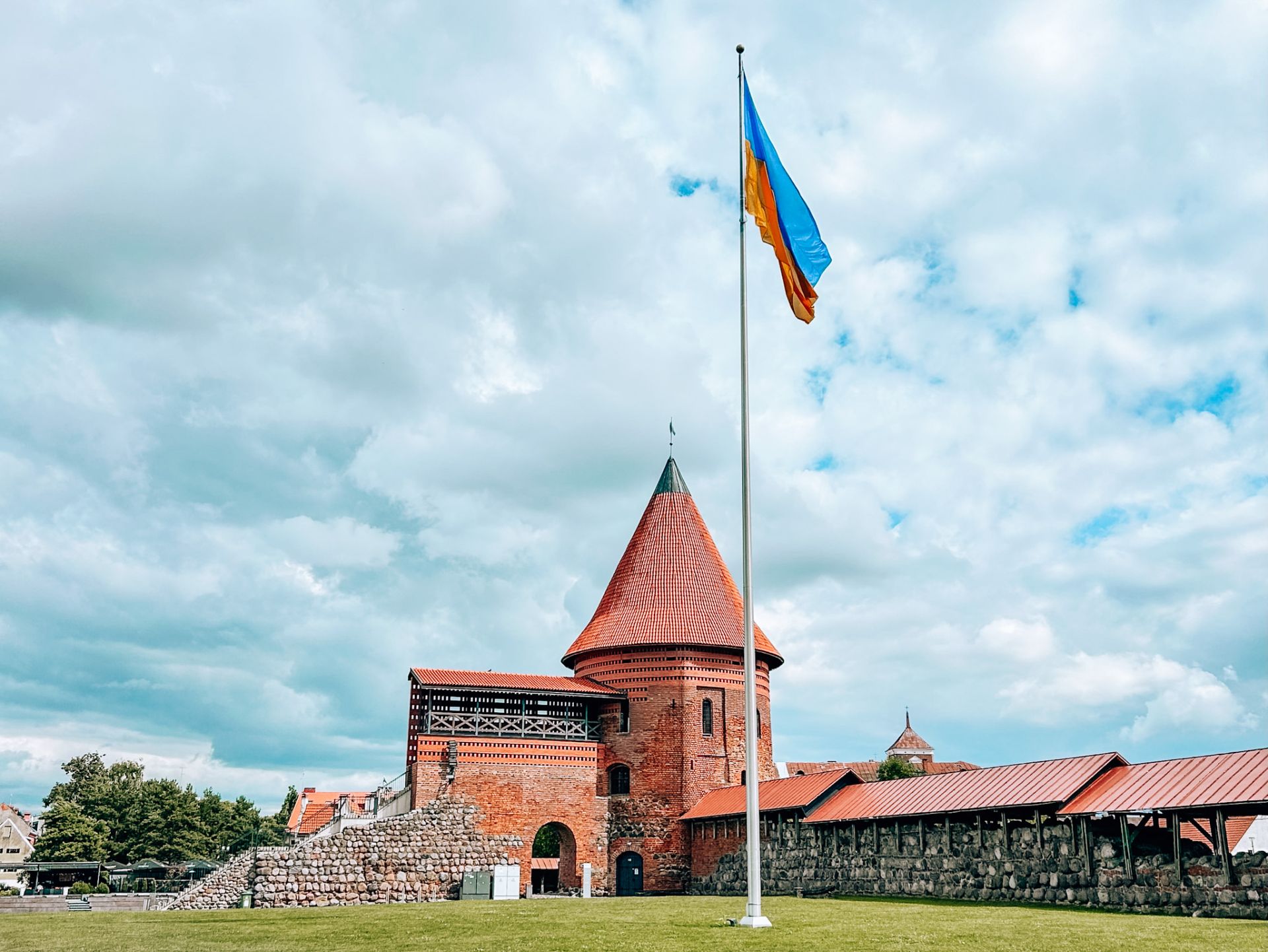 Vista del castello di Kaunas con le antiche