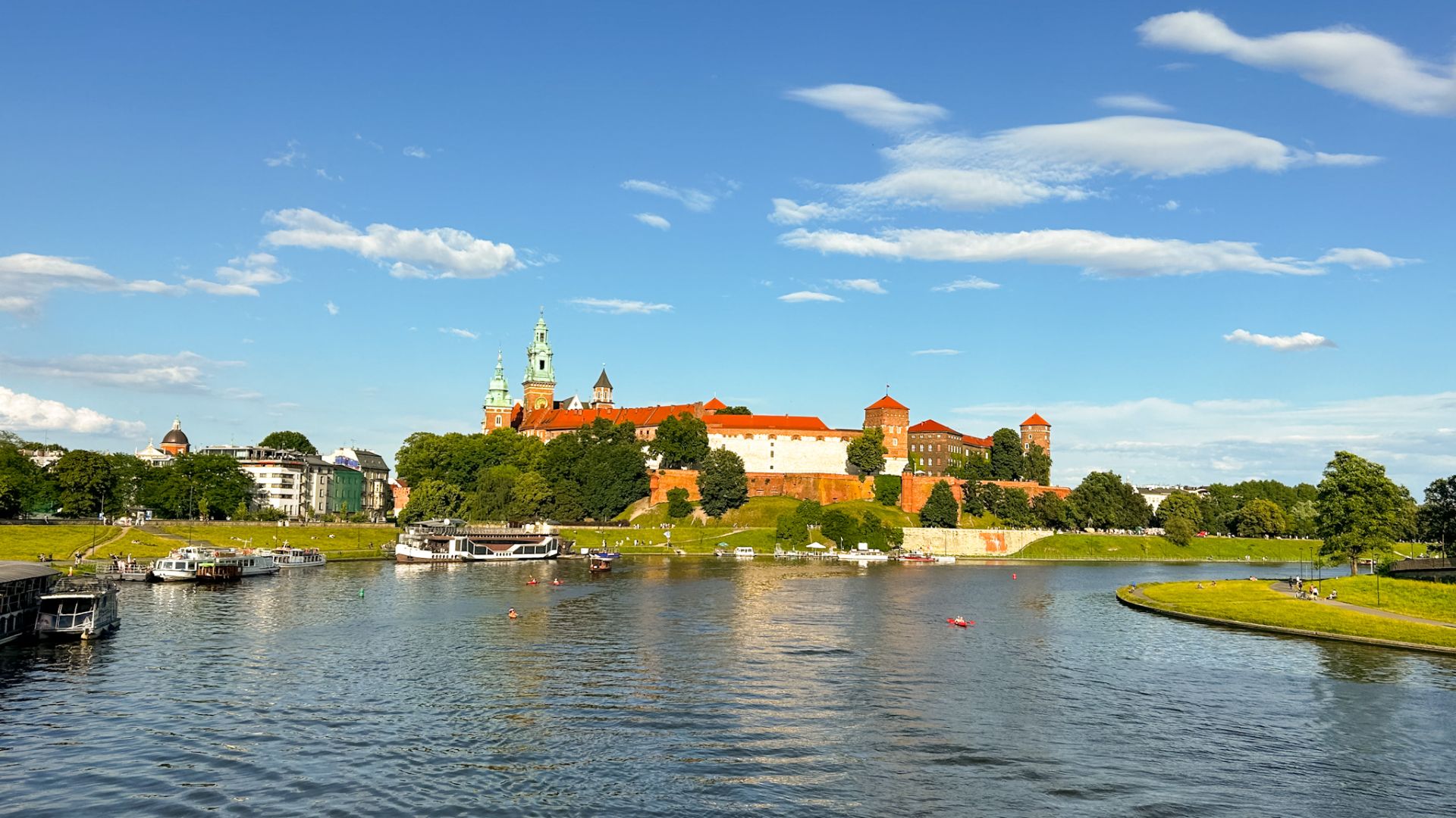 La collina di Wawel sovrasta il fiume Vistola.