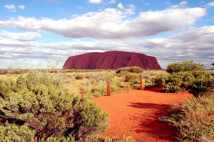 uluru-kata-tjuta-national-park-montagna-magica-australiana